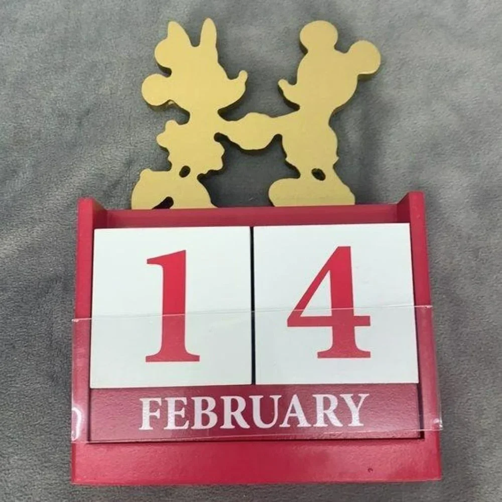 Disney Mickey and‎ Minnie Wood Block Calender
